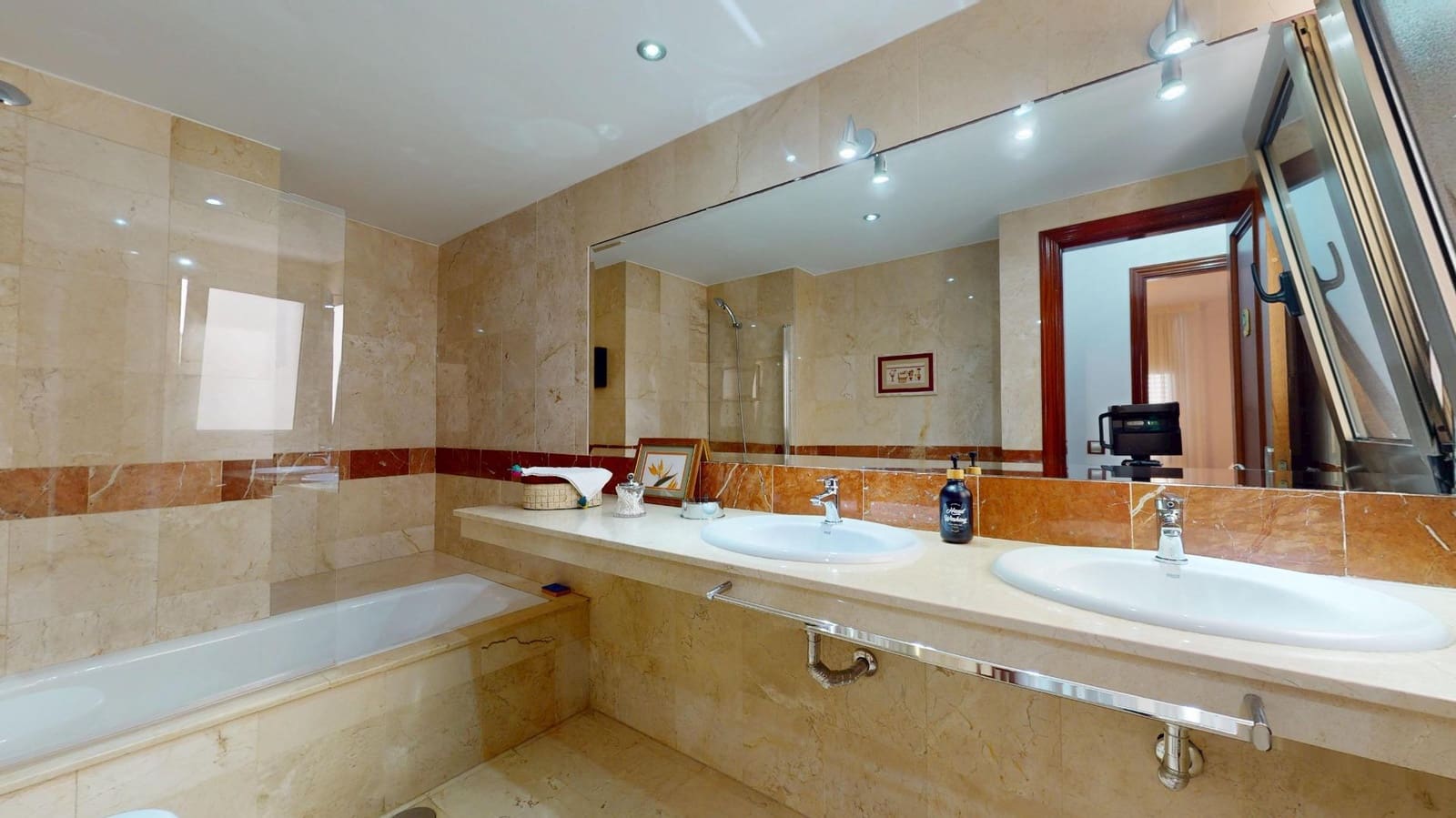 Piso de 2 habitaciones en Las Palmas de Gran Canaria en alquiler - 1.500 € (Ref: 10055491)