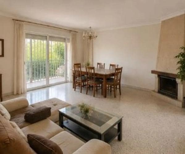 4 slaapkamer Villa te koop in Cubelles met garage - € 349.000 (Ref: 10076604)