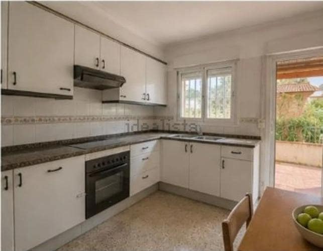 4 slaapkamer Villa te koop in Cubelles met garage - € 349.000 (Ref: 10076604)