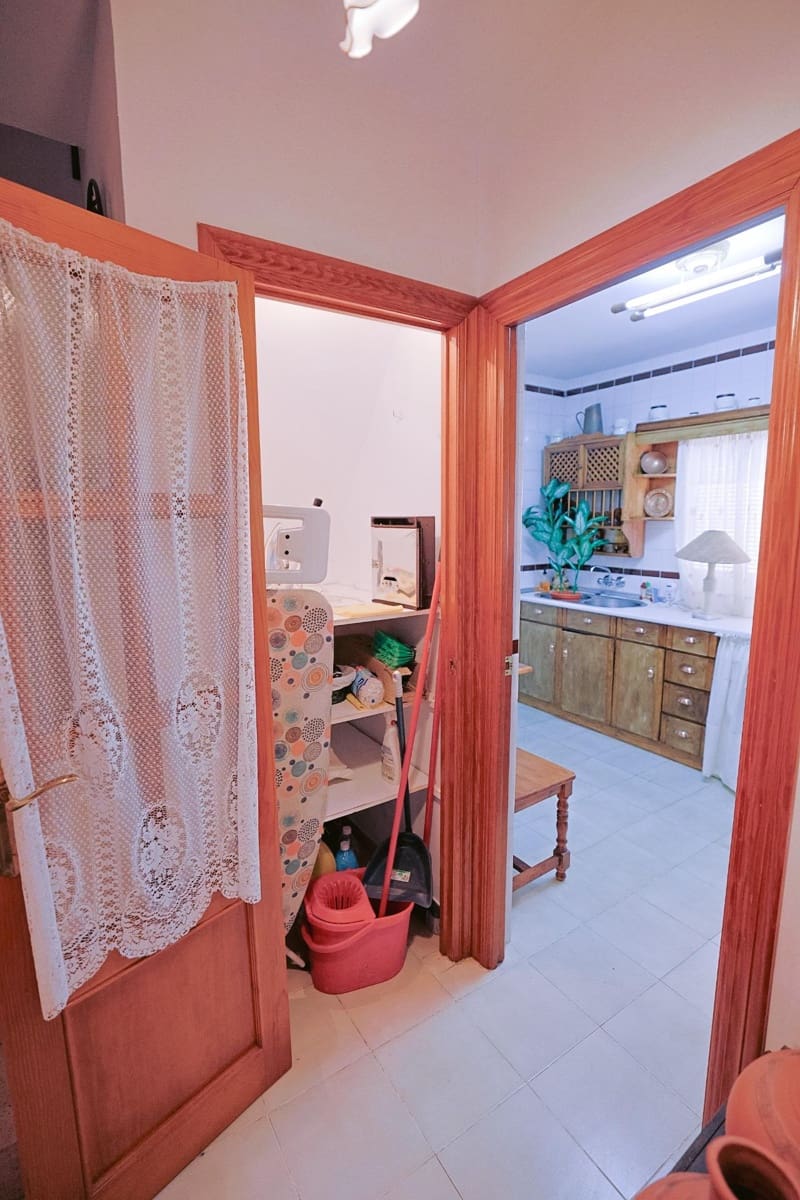 3 bedroom Villa for sale in Badajoz city - € 69,000 (Ref: 10081123)