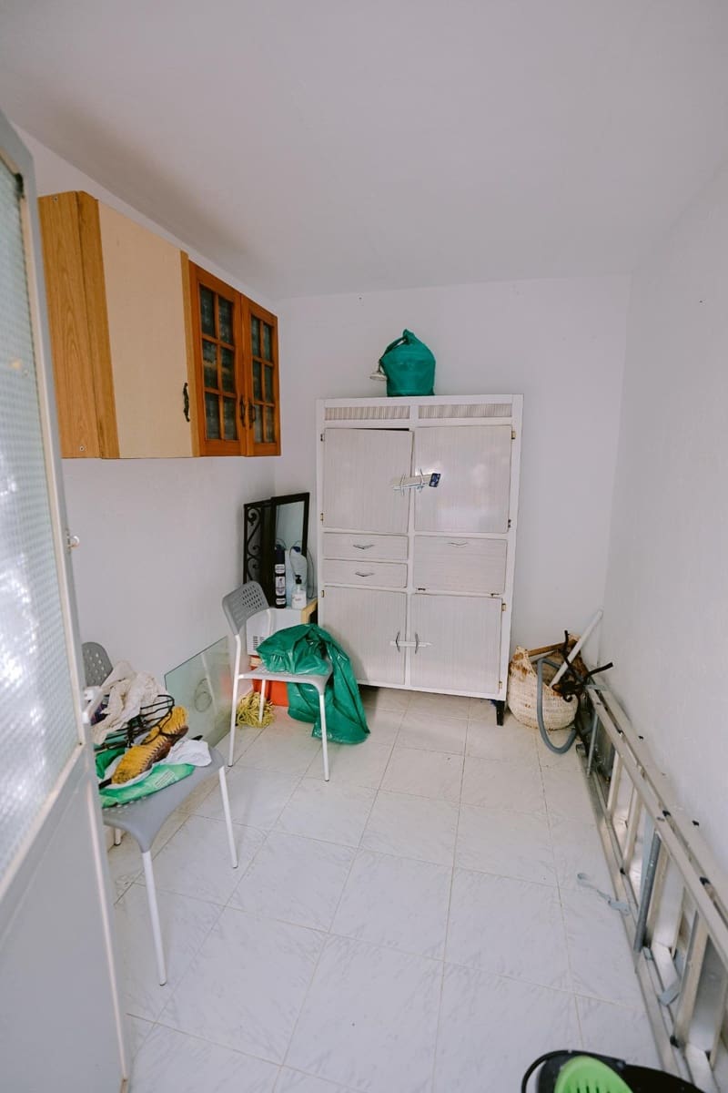 3 bedroom Villa for sale in Badajoz city - € 69,000 (Ref: 10081123)