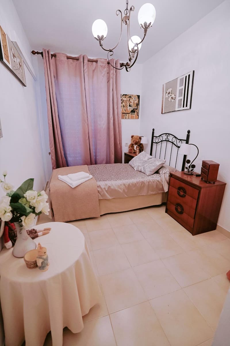 3 bedroom Villa for sale in Badajoz city - € 69,000 (Ref: 10081123)