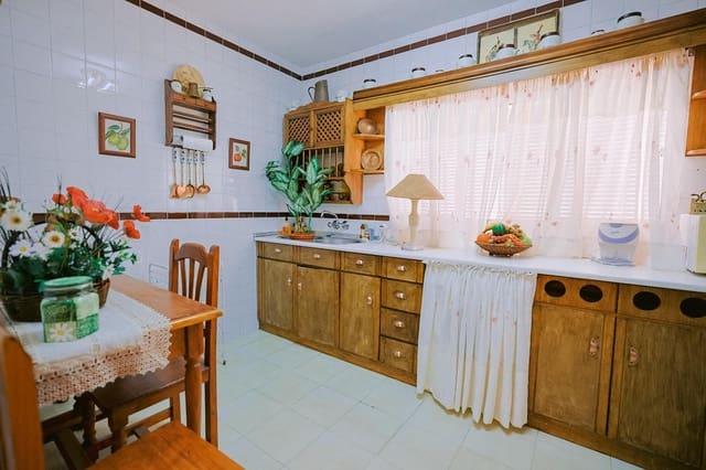 3 sovrum Villa till salu i Badajoz stad - 69 000 € (Ref: 10081123)