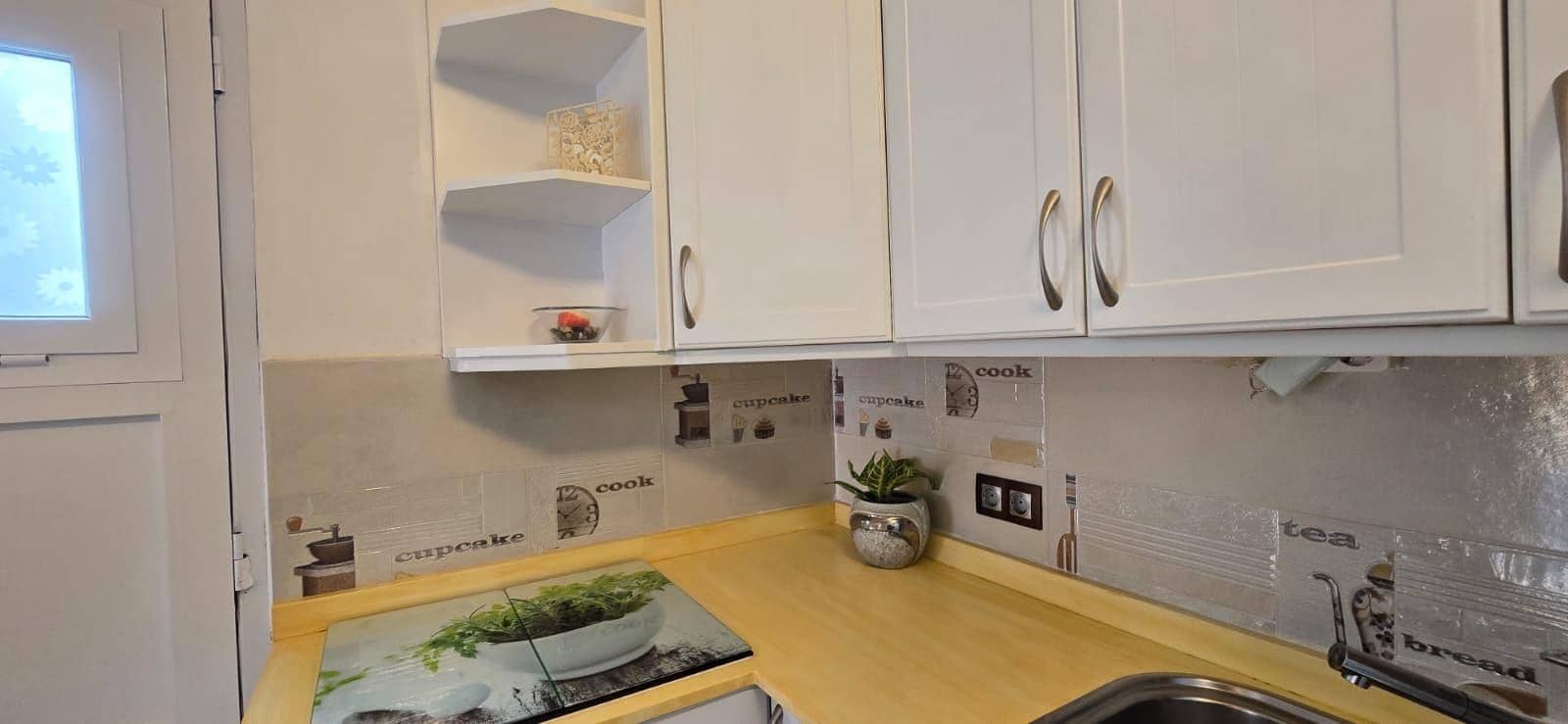 2 slaapkamer Flat te koop in Playa Blanca - € 229.000 (Ref: 10091214)
