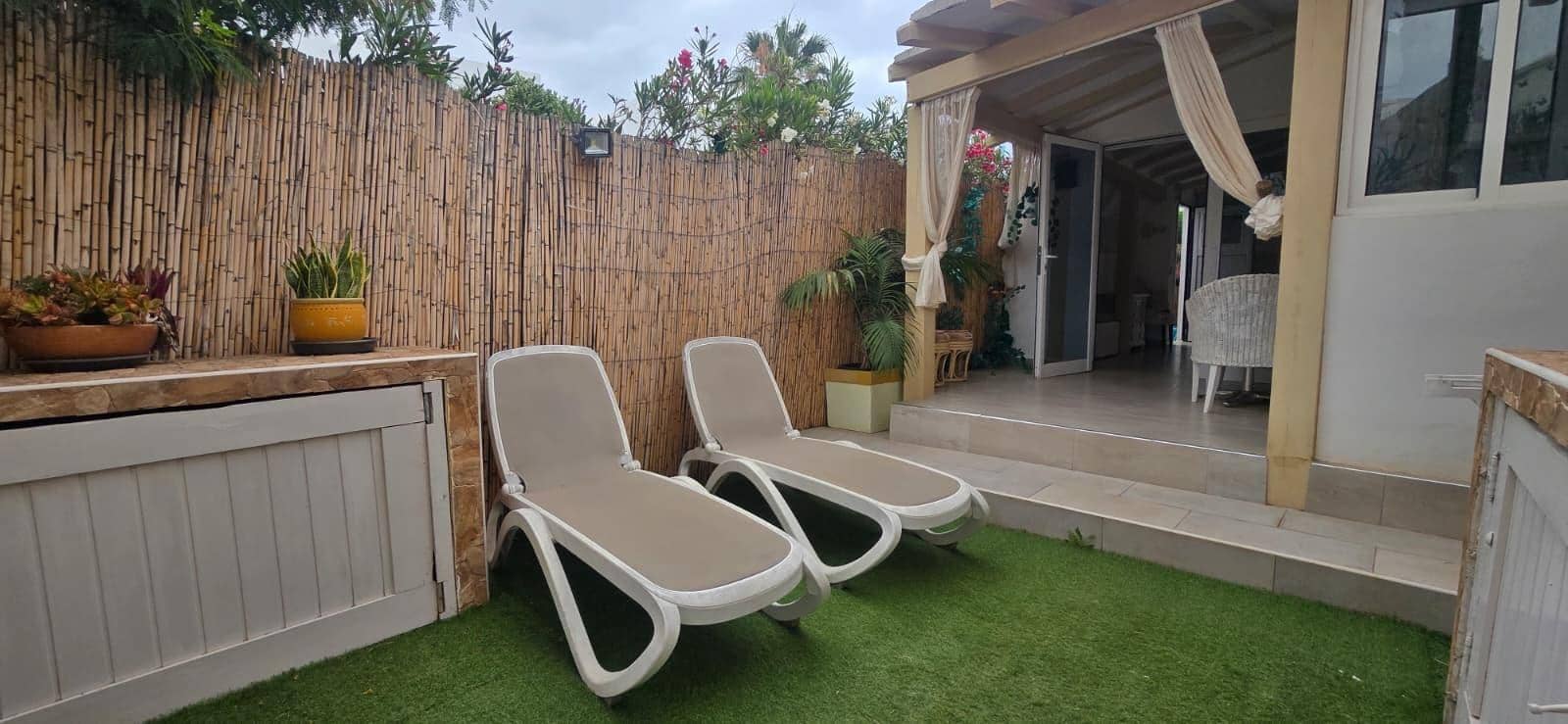 2 slaapkamer Flat te koop in Playa Blanca - € 229.000 (Ref: 10091214)