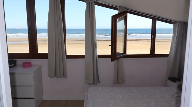 2 bedroom Flat for sale in Santoña - € 380,000 (Ref: 10102543)