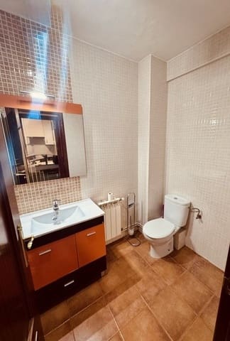 3 makuuhuone Huoneisto myytävänä paikassa Ciudad Real kaupunki - 164 000 € (Ref: 10102544)
