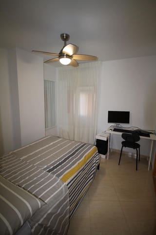 Appartement de 2 chambres à louer à La Manga del Mar Menor avec piscine garage - 800 € (Ref: 10109647)