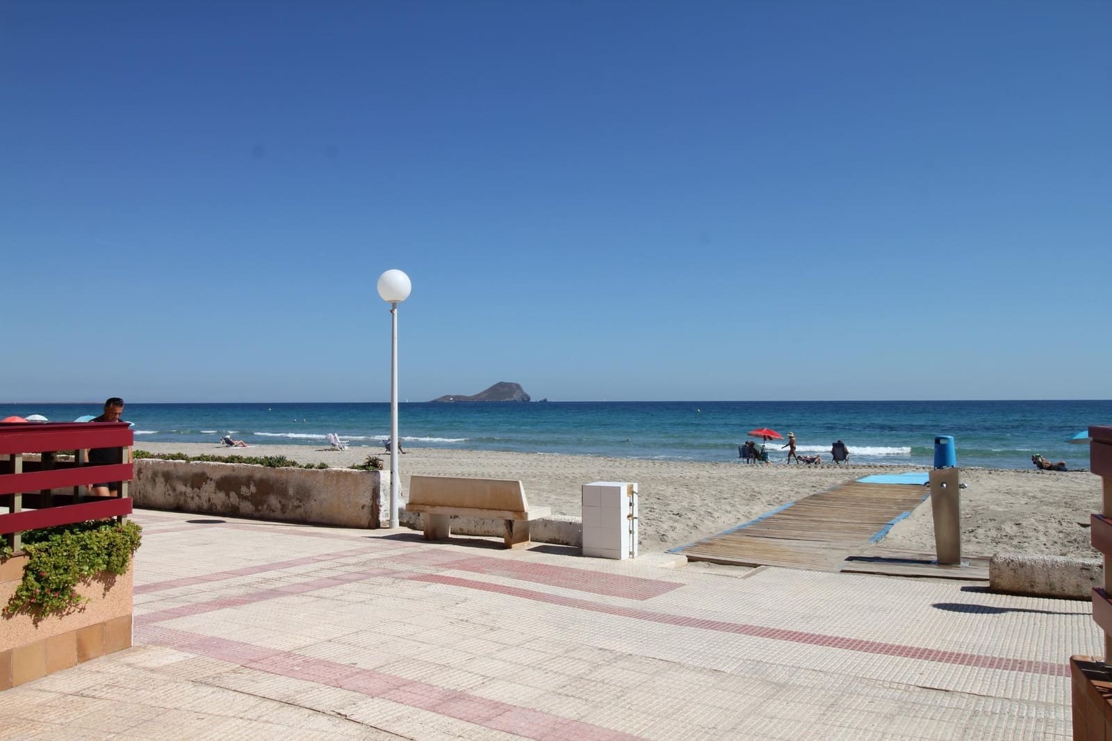 Appartement de 2 chambres à louer à La Manga del Mar Menor avec piscine garage - 800 € (Ref: 10109647)