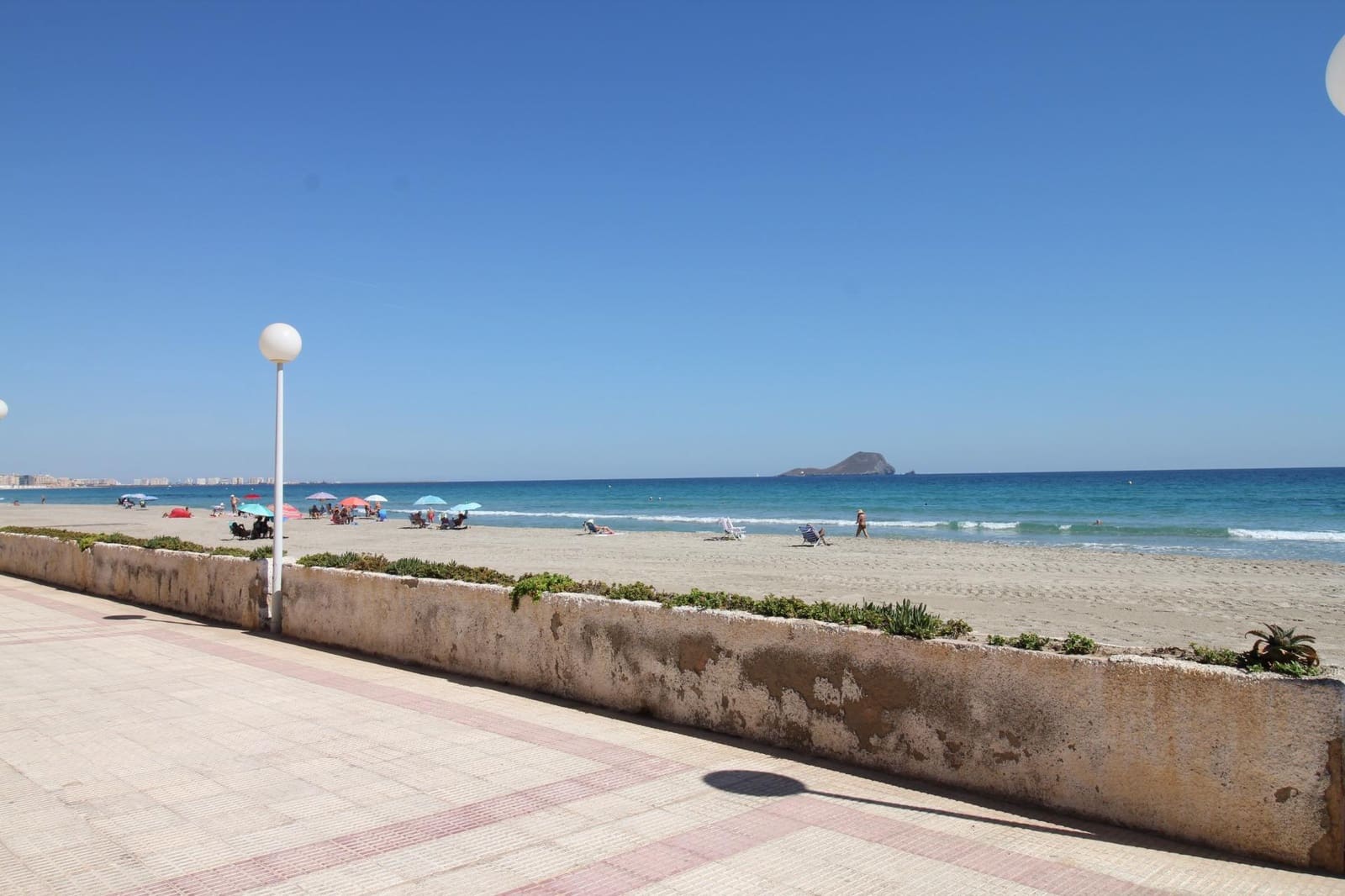 Appartement de 2 chambres à louer à La Manga del Mar Menor avec piscine garage - 800 € (Ref: 10109647)