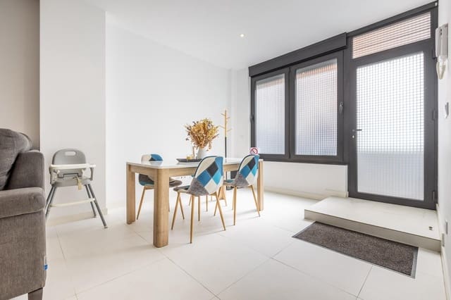 3 bedroom Flat for rent in A Coruña city with garage - € 1,600 (Ref: 10115809)