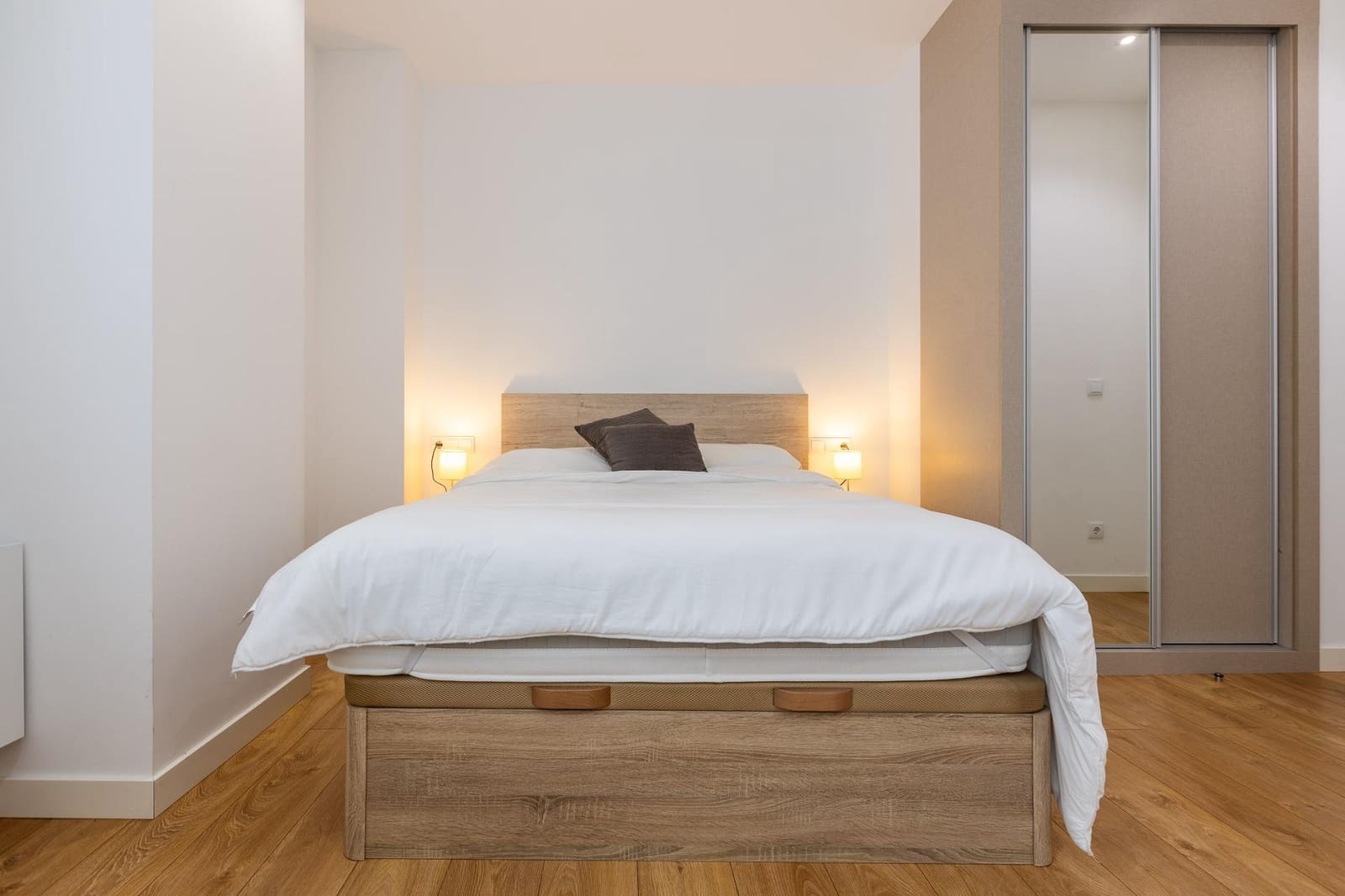 3 Zimmer Wohnung zu vermieten in A Coruna Stadt mit Garage - 1.600 € (Ref: 10115809)
