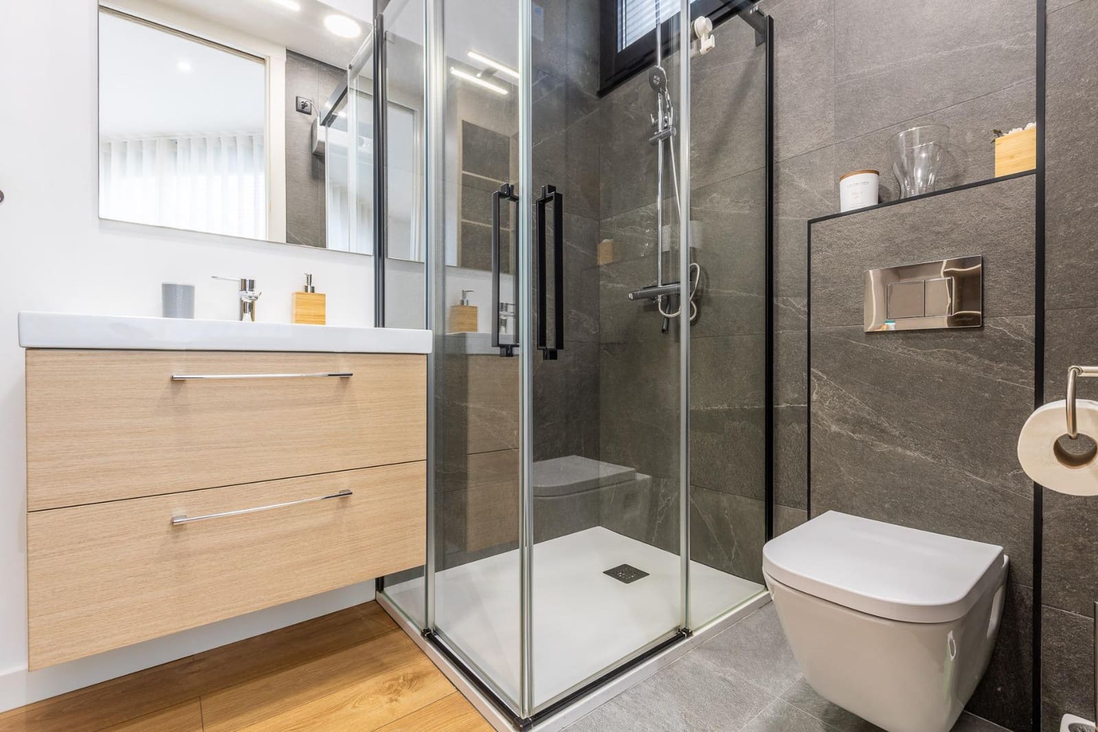 3 Zimmer Wohnung zu vermieten in A Coruna Stadt mit Garage - 1.600 € (Ref: 10115809)