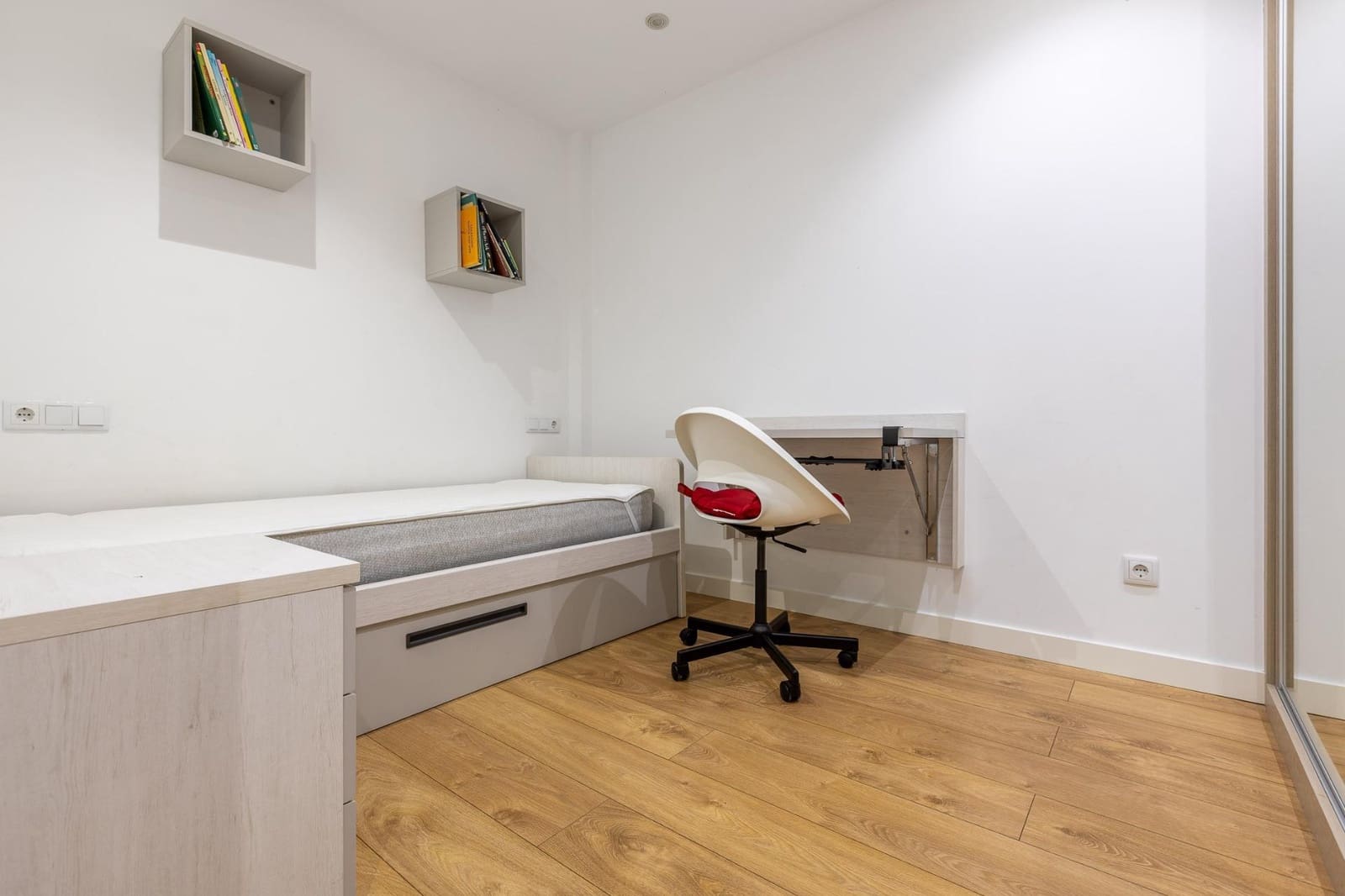 3 Zimmer Wohnung zu vermieten in A Coruna Stadt mit Garage - 1.600 € (Ref: 10115809)