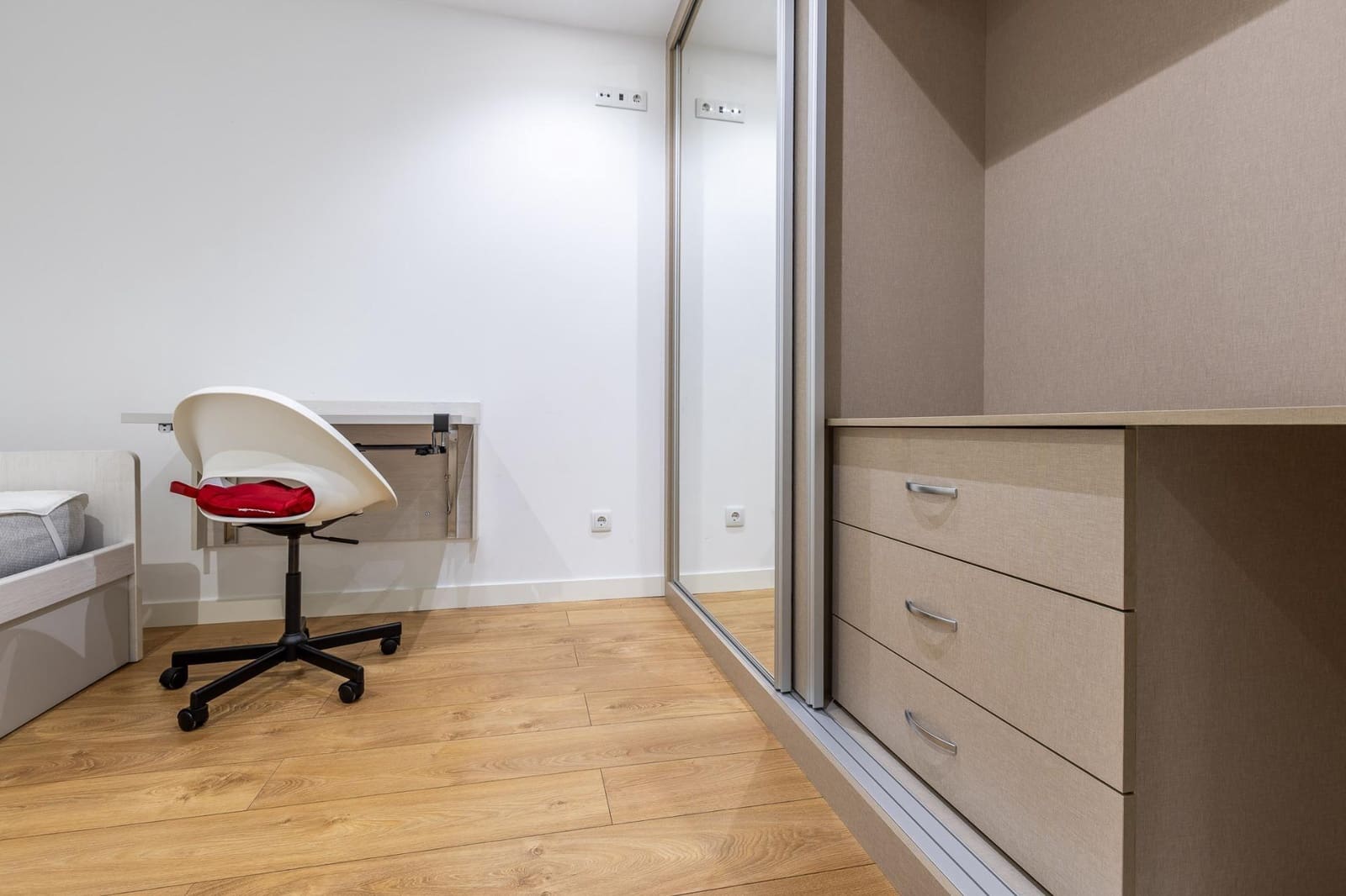 3 Zimmer Wohnung zu vermieten in A Coruna Stadt mit Garage - 1.600 € (Ref: 10115809)