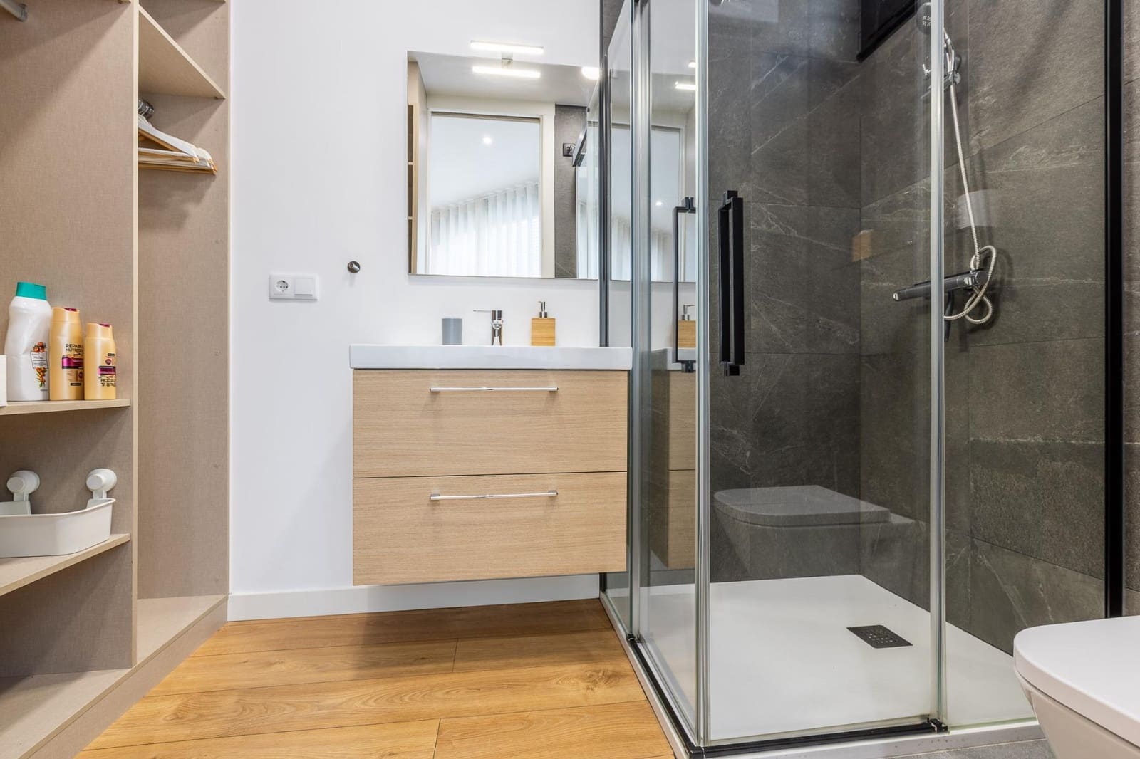 3 Zimmer Wohnung zu vermieten in A Coruna Stadt mit Garage - 1.600 € (Ref: 10115809)