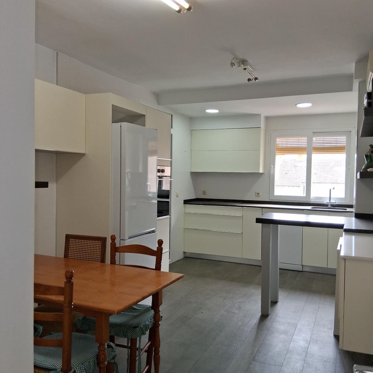2 sovrum Lägenhet till salu i Albacete stad - 335 000 € (Ref: 10129371)