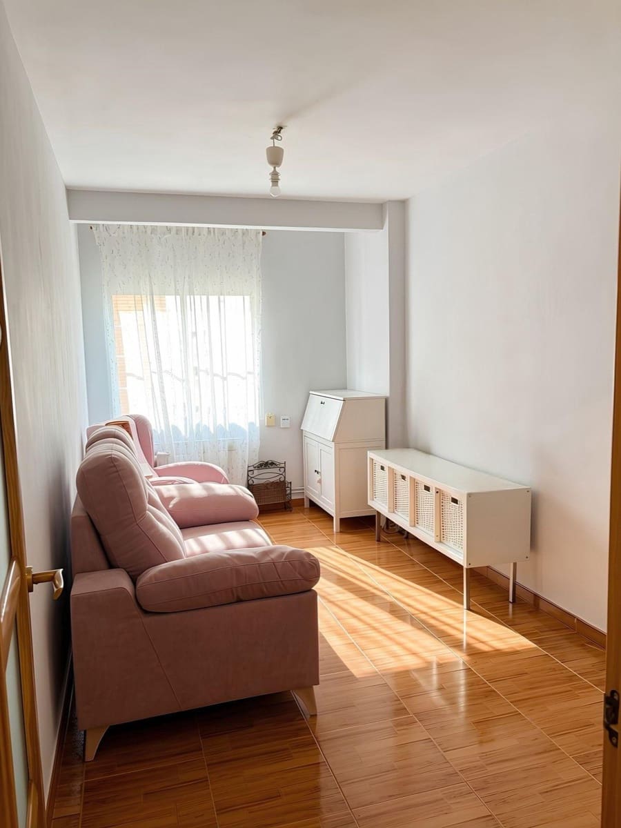 Flat for sale in Madrid city - € 264,000 (Ref: 10142556)