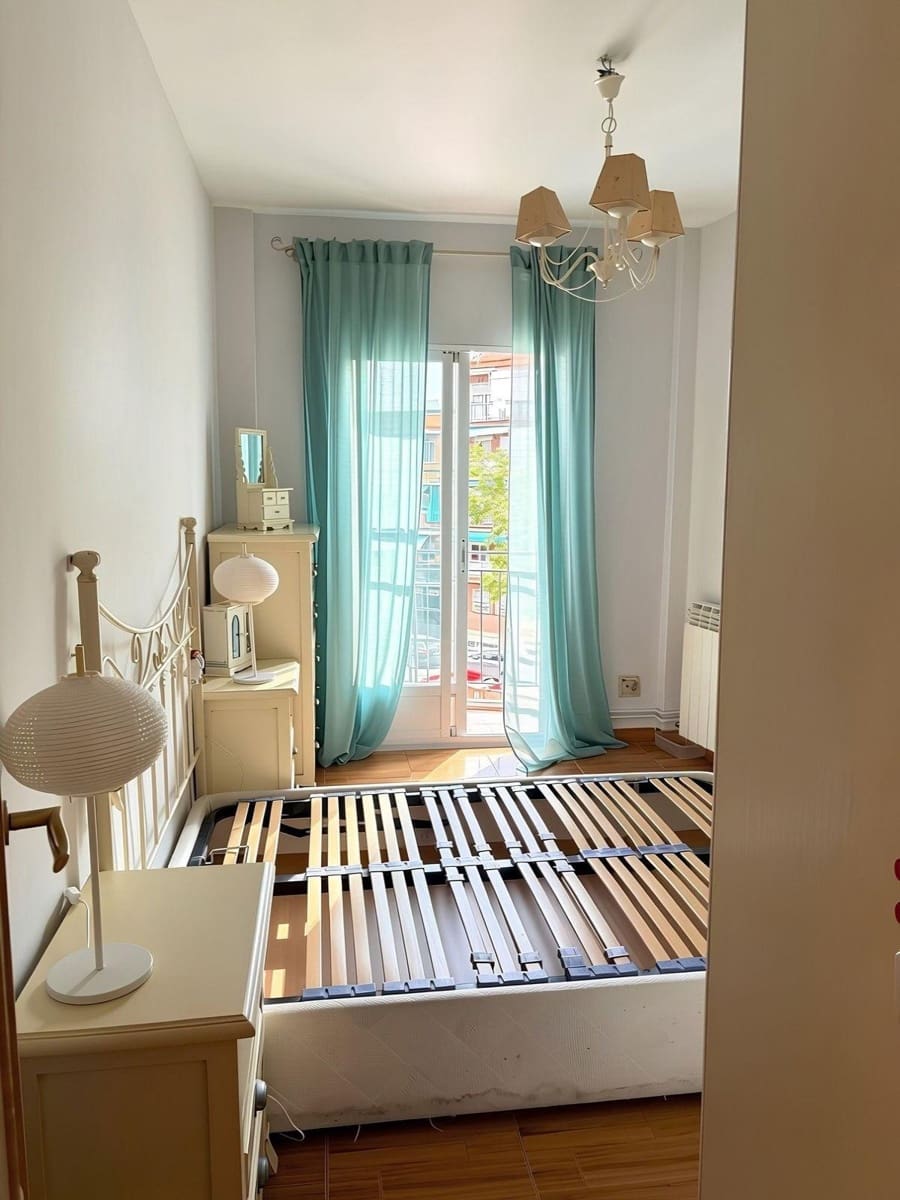 Flat for sale in Madrid city - € 264,000 (Ref: 10142556)