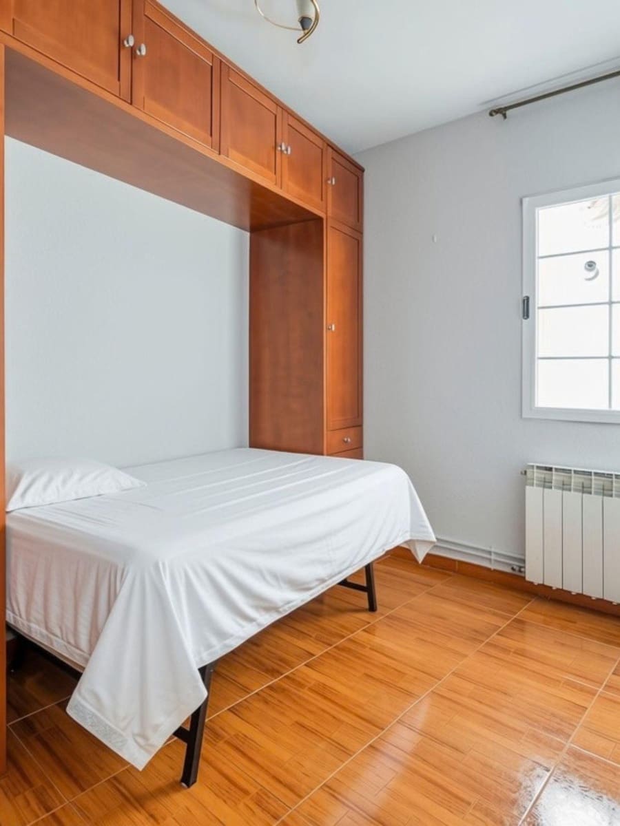 Flat for sale in Madrid city - € 264,000 (Ref: 10142556)
