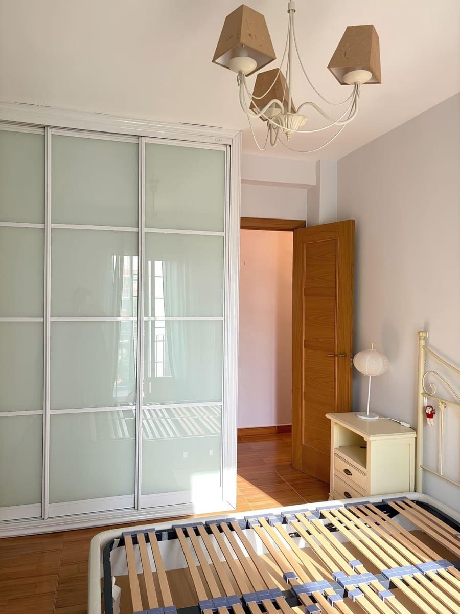 Flat for sale in Madrid city - € 264,000 (Ref: 10142556)