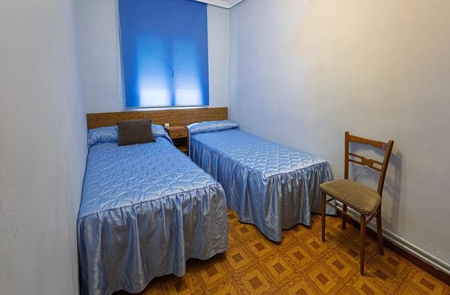 3 bedroom Flat for sale in Valladolid city - € 125,000 (Ref: 10148939)