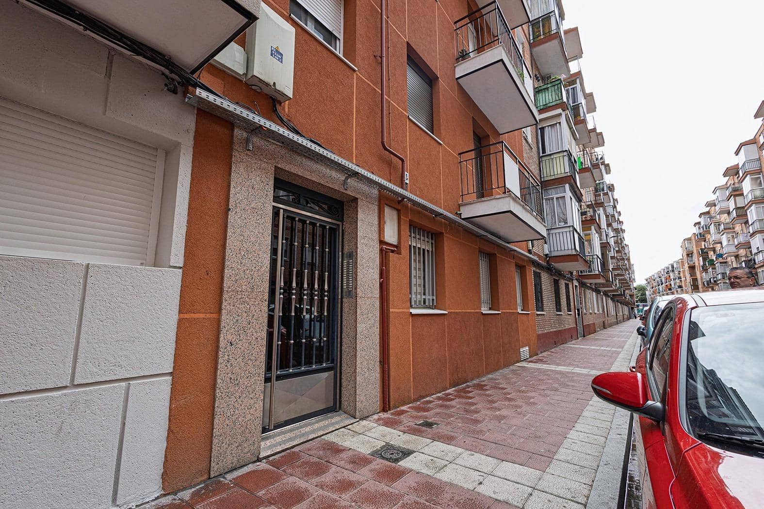 3 bedroom Flat for sale in Valladolid city - € 125,000 (Ref: 10148939)