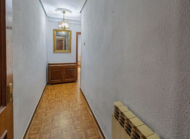 3 bedroom Flat for sale in Valladolid city - € 125,000 (Ref: 10148939)