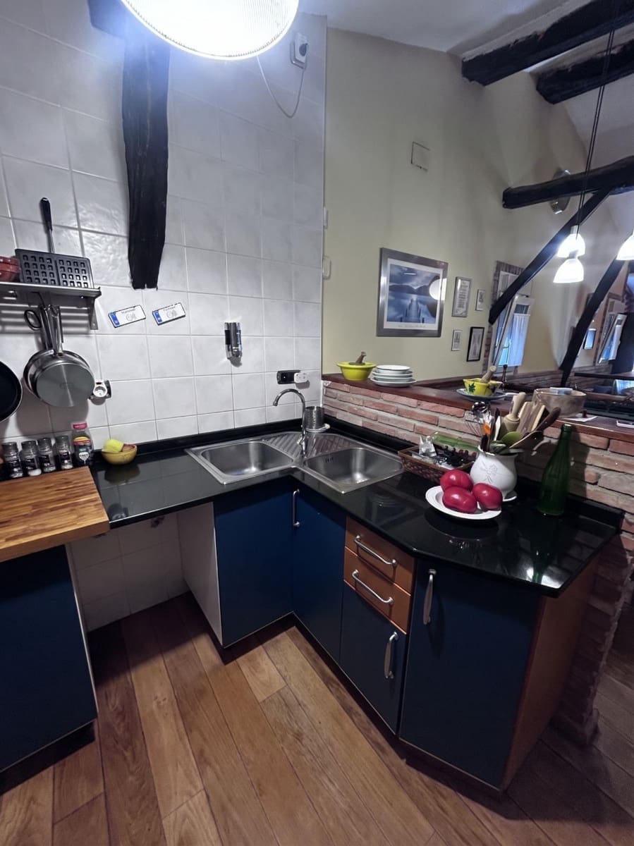 2 bedroom Apartment for sale in Vitoria-Gasteiz - € 359,000 (Ref: 10155428)
