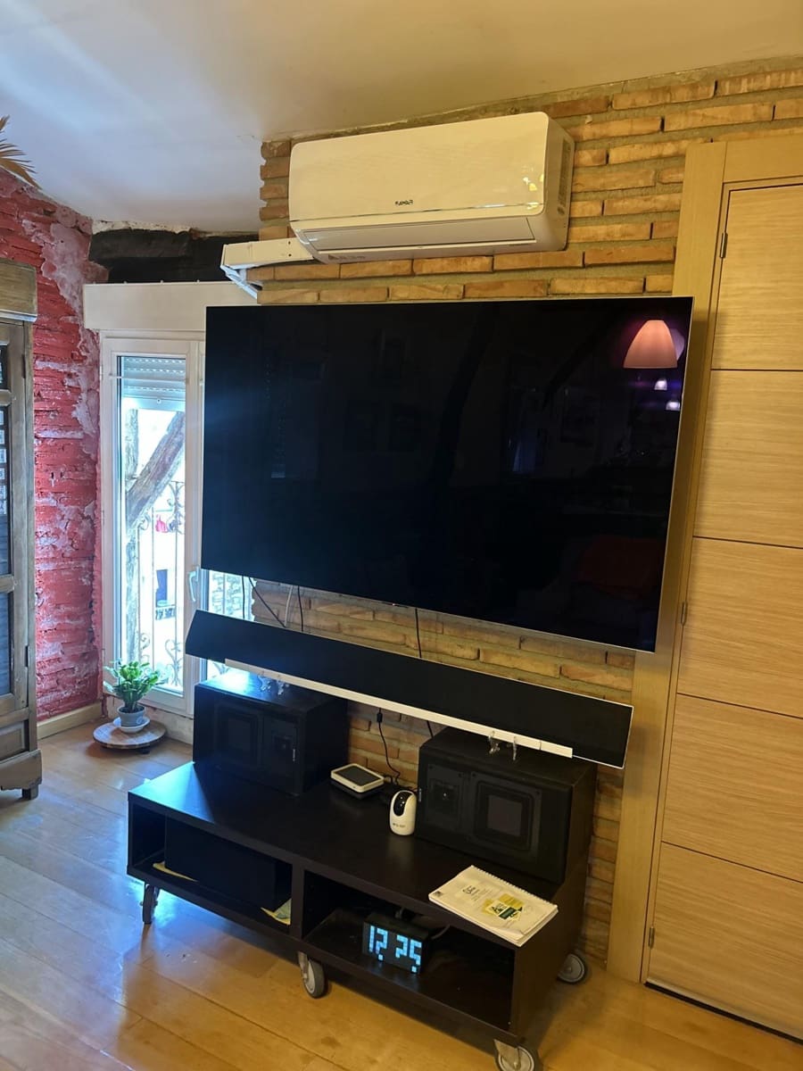 2 bedroom Apartment for sale in Vitoria-Gasteiz - € 359,000 (Ref: 10155428)