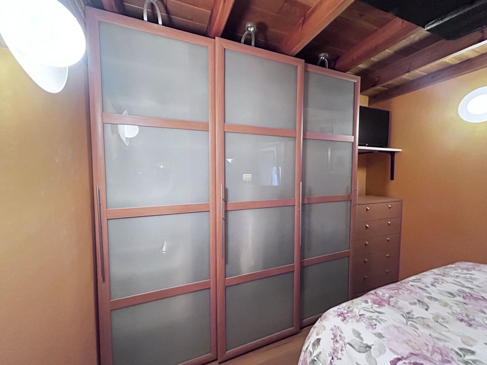 2 bedroom Apartment for sale in Vitoria-Gasteiz - € 359,000 (Ref: 10155428)