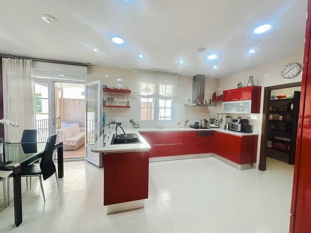 4 soveværelse Villa til salg i Ocaña med swimmingpool garage - € 598.000 (Ref: 10159616)