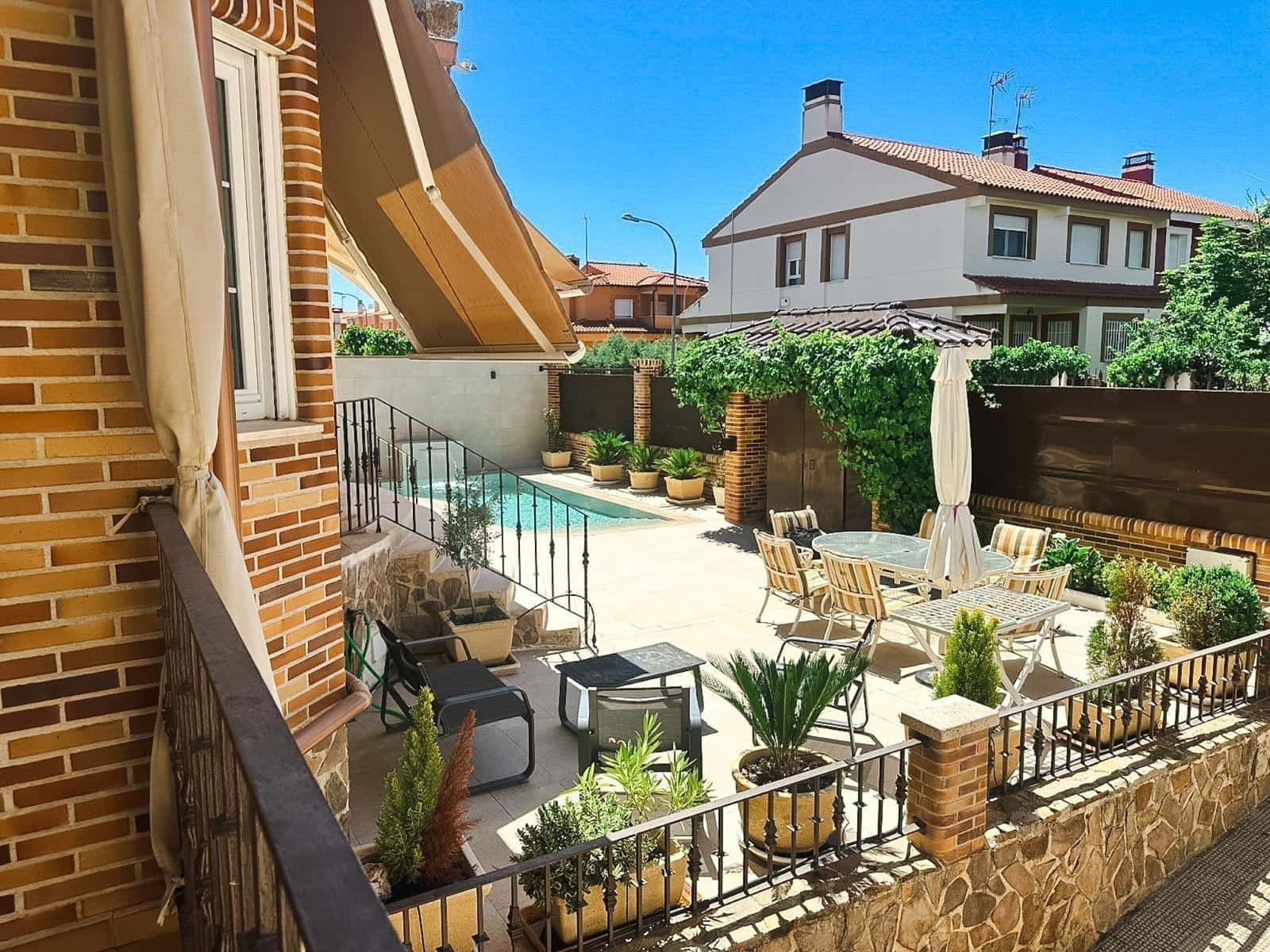 4 soveværelse Villa til salg i Ocana med swimmingpool garage - € 598.000 (Ref: 10159616)