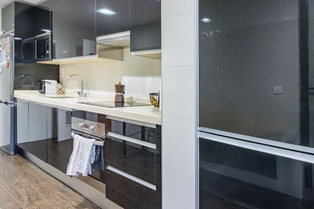 2 soverom Leilighet til salgs i Santander med svømmebasseng garasje - € 370 000 (Ref: 10165207)