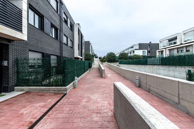 2 soverom Leilighet til salgs i Santander med svømmebasseng garasje - € 370 000 (Ref: 10165207)