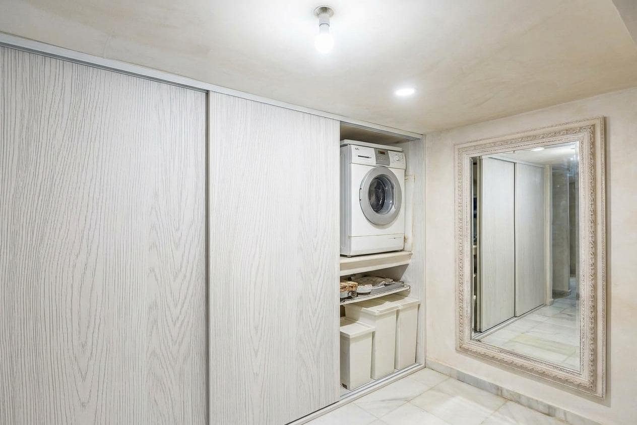 6 makuuhuone Rivitalo myytävänä paikassa Sevilla kaupunki - 999 000 € (Ref: 10165208)