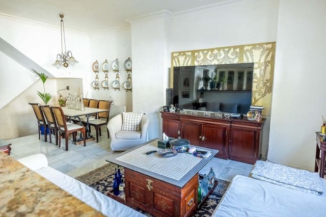 6 makuuhuone Rivitalo myytävänä paikassa Sevilla kaupunki - 999 000 € (Ref: 10165208)