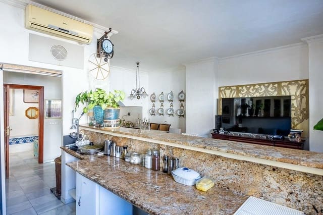 6 makuuhuone Rivitalo myytävänä paikassa Sevilla kaupunki - 999 000 € (Ref: 10165208)