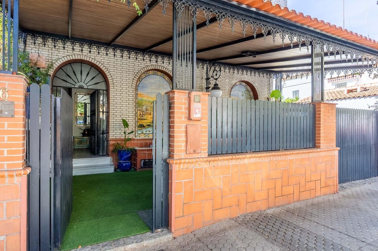 6 makuuhuone Rivitalo myytävänä paikassa Sevilla kaupunki - 999 000 € (Ref: 10165208)