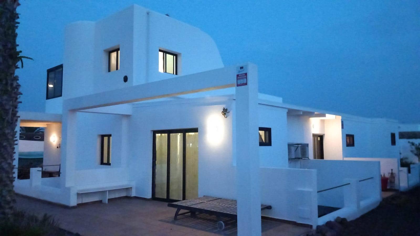 5 soverom Villa til salgs i Playa Blanca med svømmebasseng garasje - € 1 570 000 (Ref: 10166847)
