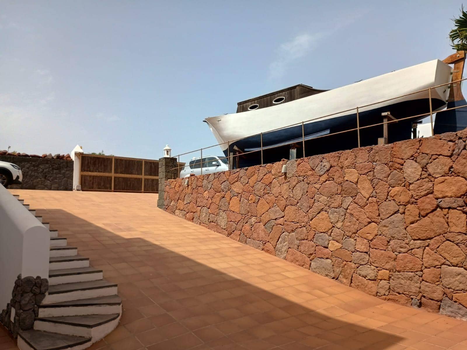 5 soverom Villa til salgs i Playa Blanca med svømmebasseng garasje - € 1 570 000 (Ref: 10166847)