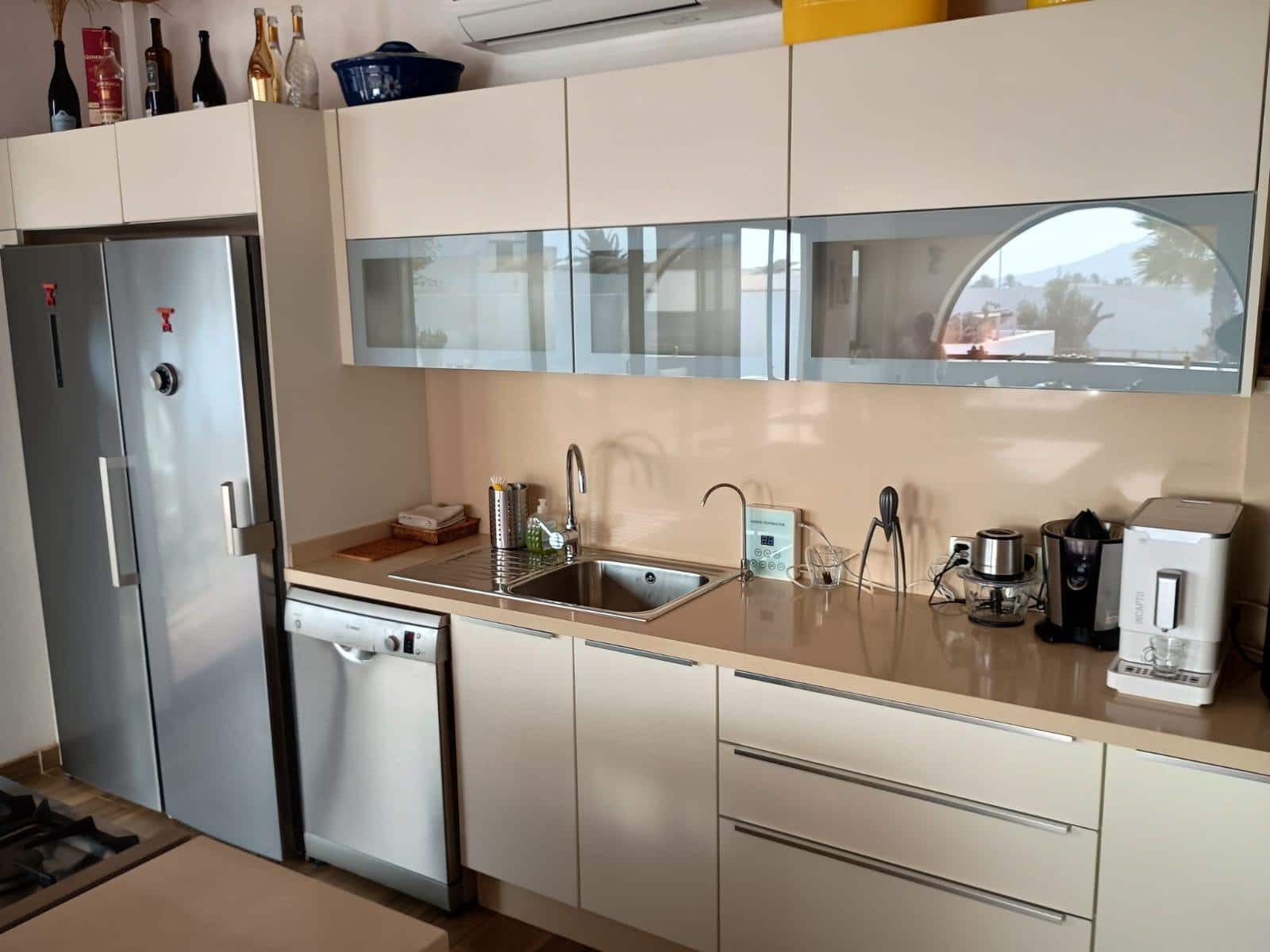 5 soverom Villa til salgs i Playa Blanca med svømmebasseng garasje - € 1 570 000 (Ref: 10166847)