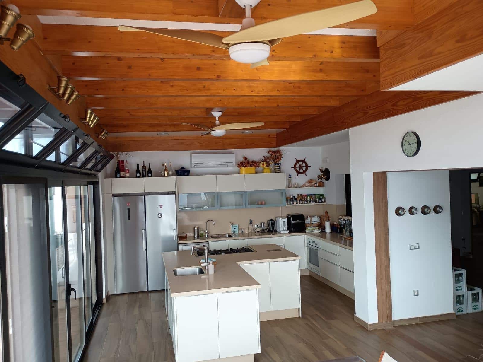 5 soverom Villa til salgs i Playa Blanca med svømmebasseng garasje - € 1 570 000 (Ref: 10166847)