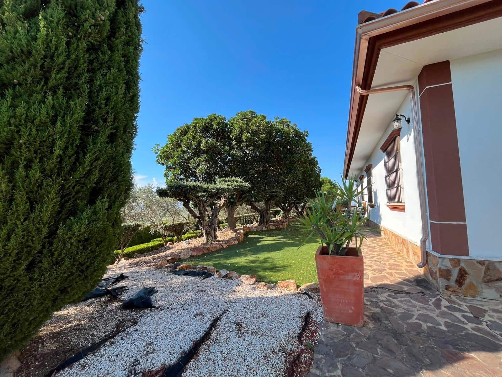 3 bedroom Villa for sale in Don Benito with pool garage - € 450,000 (Ref: 10166848)