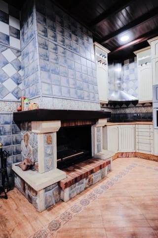 Chalet de 3 habitaciones en Don Benito en venta con piscina garaje - 450.000 € (Ref: 10166848)