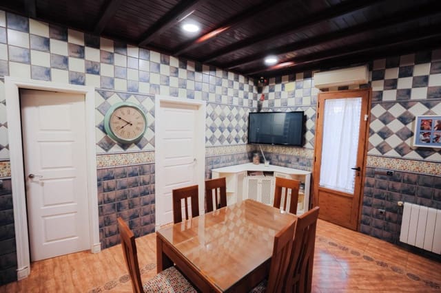 Chalet de 3 habitaciones en Don Benito en venta con piscina garaje - 450.000 € (Ref: 10166848)