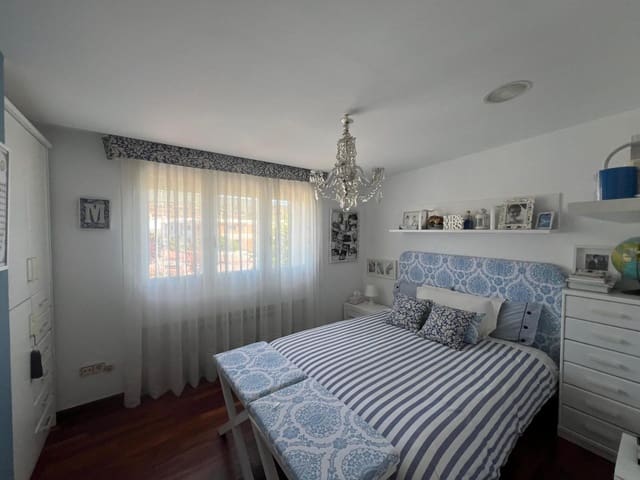 14 bedroom Villa for sale in Arnedo with pool garage - € 950,000 (Ref: 10173850)