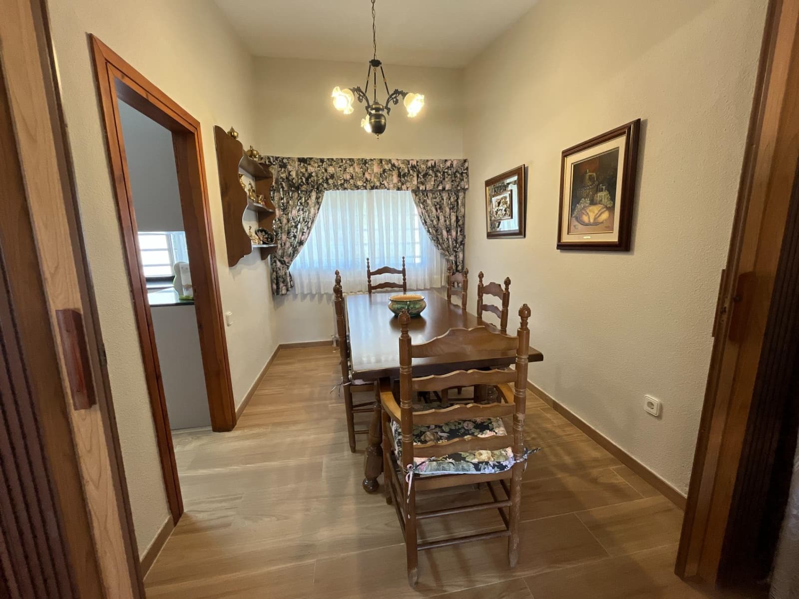 Chalet de 6 habitaciones en Tudela de Duero en venta con piscina garaje - 620.000 € (Ref: 10184853)