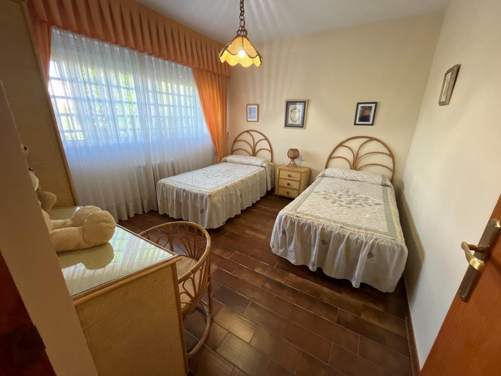 Chalet de 6 habitaciones en Tudela de Duero en venta con piscina garaje - 620.000 € (Ref: 10184853)