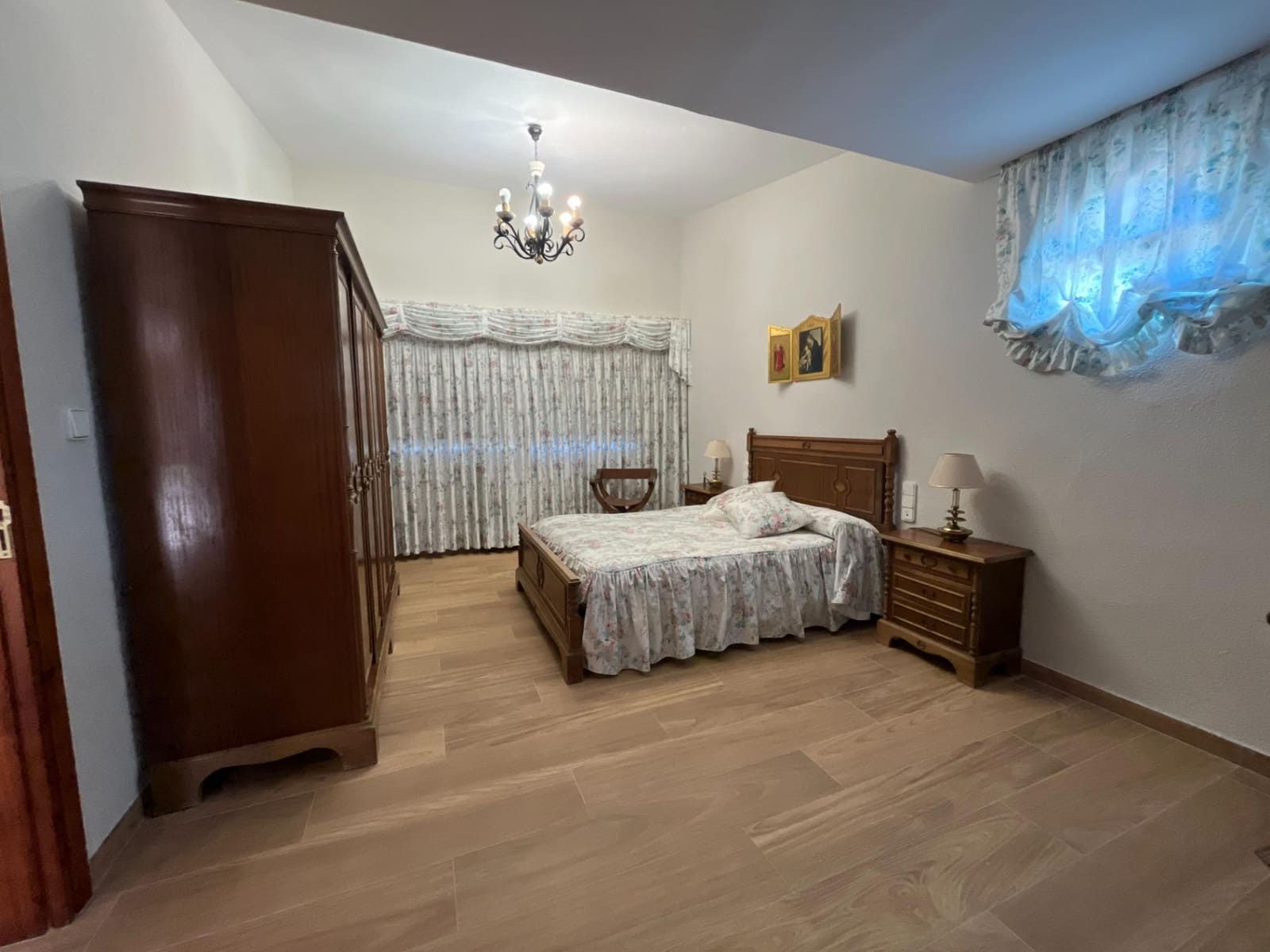 Chalet de 6 habitaciones en Tudela de Duero en venta con piscina garaje - 620.000 € (Ref: 10184853)